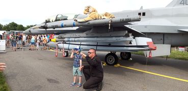 Setki tysięcy ludzi na Międzynarodowych Pokazach Lotniczych Air Show w Radomiu
