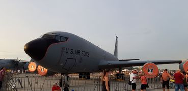 Setki tysięcy ludzi na Międzynarodowych Pokazach Lotniczych Air Show w Radomiu