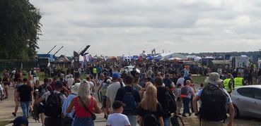 Setki tysięcy ludzi na Międzynarodowych Pokazach Lotniczych Air Show w Radomiu