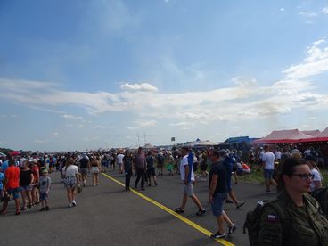 Setki tysięcy ludzi na Międzynarodowych Pokazach Lotniczych Air Show w Radomiu