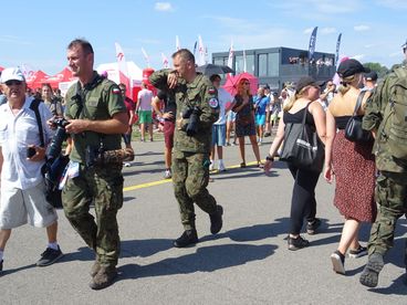 Setki tysięcy ludzi na Międzynarodowych Pokazach Lotniczych Air Show w Radomiu
