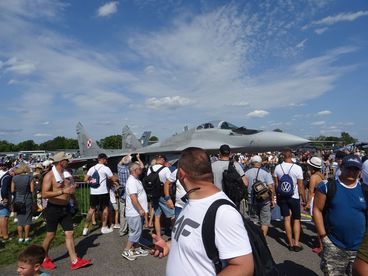 Setki tysięcy ludzi na Międzynarodowych Pokazach Lotniczych Air Show w Radomiu