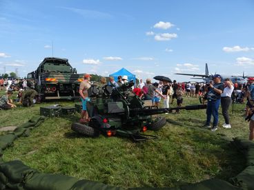 Setki tysięcy ludzi na Międzynarodowych Pokazach Lotniczych Air Show w Radomiu