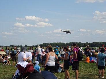 Setki tysięcy ludzi na Międzynarodowych Pokazach Lotniczych Air Show w Radomiu