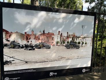 W Wieluniu możecie zobaczyć plenerową wystawę „Wieluń – przerwana historia”