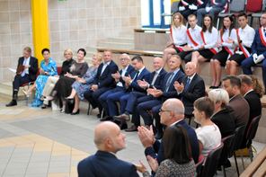 Powiatowa inauguracja roku szkolnego 2023/2024 odbyła się w I LO w Wieluniu