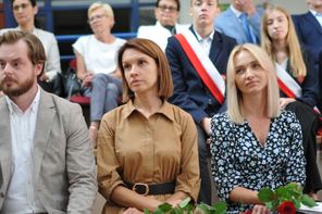 Powiatowa inauguracja roku szkolnego 2023/2024 odbyła się w I LO w Wieluniu