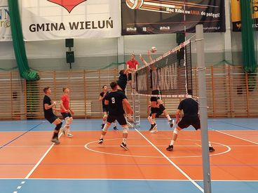 Siatkarze WKS-u po pierwszym sparingu
