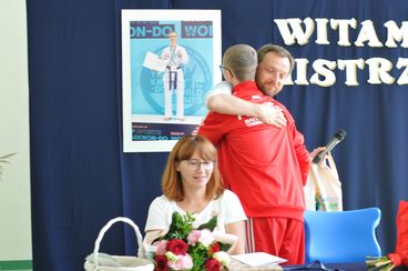 Wiktor Panek ze złotym medalem Światowych Igrzysk Taekwon-do ITF w Seulu - szkoła w Dzietrznikach powitała mistrza