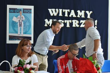 Wiktor Panek ze złotym medalem Światowych Igrzysk Taekwon-do ITF w Seulu - szkoła w Dzietrznikach powitała mistrza