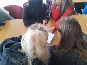 Wieluń: I LO poznaje lokalną poezję w ramach projektu „Uwaga, nadajeMY!”