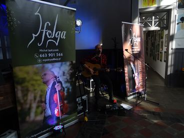 Wystawa malarstwa Wandy Musiał na Dworcu Kulturalnym Wieluń - Dąbrowa