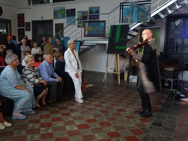 Wystawa malarstwa Wandy Musiał na Dworcu Kulturalnym Wieluń - Dąbrowa
