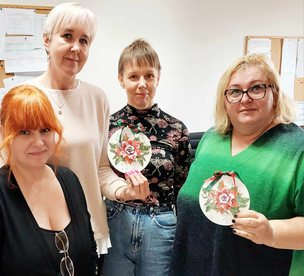 W ośrodku w Gromadzicach gościła dziś artystka Anna Korszewska. Jej prace zobaczycie niebawem na Dworcu Kulturalnym Wieluń-Dąbrowa