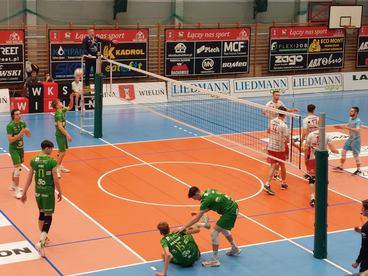 Siatkarze WKS-u wciąż z kompletem punktów