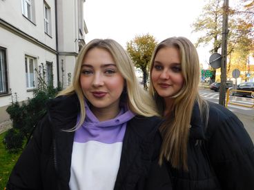 Akcja „Akcja „Krokus” w II LO w Wieluniu. Uczniowie poznali dziś m.in. historię Poranków ze Skomlina, którzy uratowali Żyda