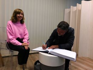 Igor Brejdygant spotkał się z czytelnikami w wieluńskiej Bibliotece Miejskiej