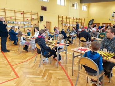 Jarosław Ciemny wygrał charytatywny turniej szachowy