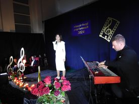 Magdalena Maciołek z główną nagrodą tegorocznego „Wieczoru poezji przy świecach”