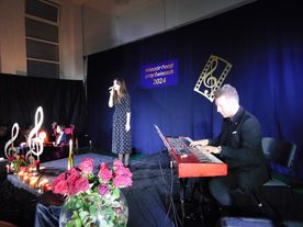 Magdalena Maciołek z główną nagrodą tegorocznego „Wieczoru poezji przy świecach”