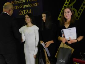 Magdalena Maciołek z główną nagrodą tegorocznego „Wieczoru poezji przy świecach”