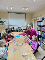 Ferie z wieluńską biblioteką. Jest kolorowo i wesoło