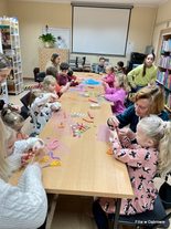 Ferie z wieluńską biblioteką. Jest kolorowo i wesoło