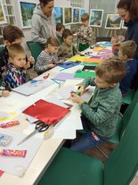 Ferie z wieluńską biblioteką. Jest kolorowo i wesoło