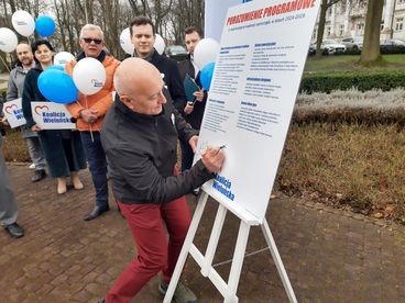 Konferencja prasowa Koalicji Wieluńskiej – prezentacja kandydatów do Rady Powiatu