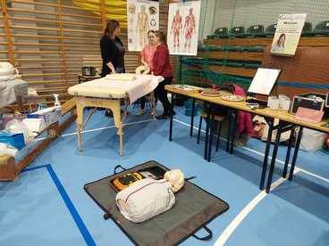 W hali WOSiR-u trwają targi edukacyjne