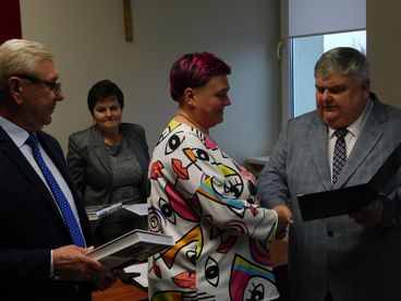 W Skomlinie odbyła się sesja, na której symbolicznie zakończono VIII kadencję Rady Gminy