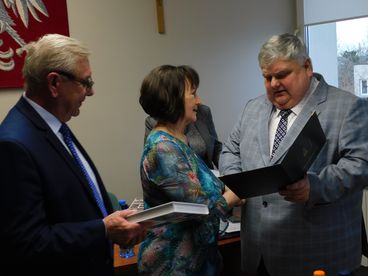 W Skomlinie odbyła się sesja, na której symbolicznie zakończono VIII kadencję Rady Gminy