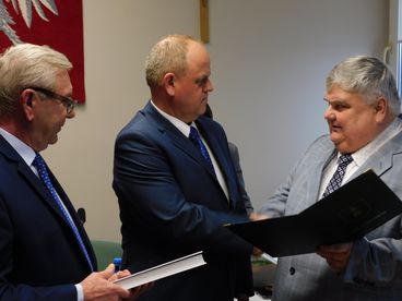 W Skomlinie odbyła się sesja, na której symbolicznie zakończono VIII kadencję Rady Gminy