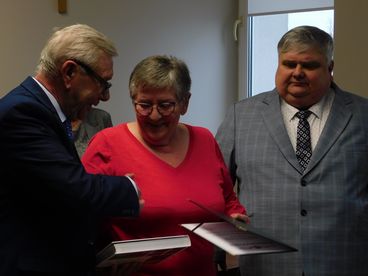 W Skomlinie odbyła się sesja, na której symbolicznie zakończono VIII kadencję Rady Gminy