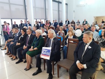 Konwencja wyborcza Koalicji Wieluńskiej na zakończenie kampanii z udziałem m.in. posłów i wojewody