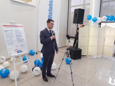 Konwencja wyborcza Koalicji Wieluńskiej na zakończenie kampanii z udziałem m.in. posłów i wojewody