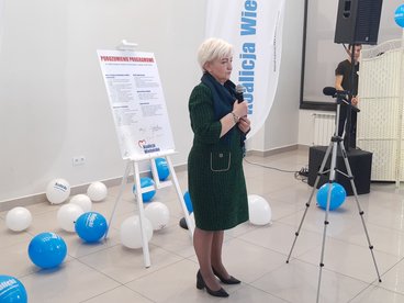 Konwencja wyborcza Koalicji Wieluńskiej na zakończenie kampanii z udziałem m.in. posłów i wojewody