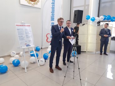 Konwencja wyborcza Koalicji Wieluńskiej na zakończenie kampanii z udziałem m.in. posłów i wojewody