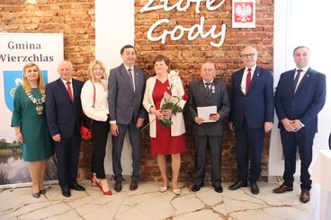 Złote Gody w gminie Wierzchlas. Medale w imieniu prezydenta RP otrzymało 14 par