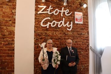 Złote Gody w gminie Wierzchlas. Medale w imieniu prezydenta RP otrzymało 14 par