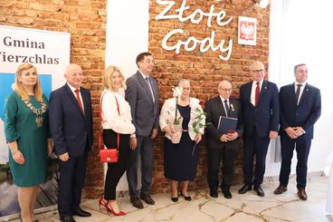 Złote Gody w gminie Wierzchlas. Medale w imieniu prezydenta RP otrzymało 14 par