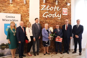 Złote Gody w gminie Wierzchlas. Medale w imieniu prezydenta RP otrzymało 14 par