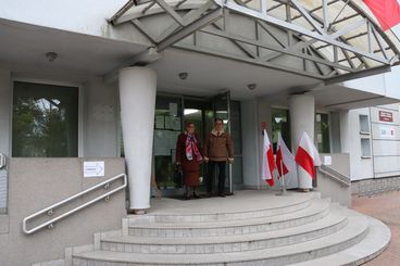 Trwa druga tura wyborów samorządowych. Głosują m.in. mieszkańcy gmin Wieluń, Praszka, Konopnica, Ostrówek i Siekmowice