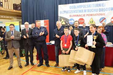 Drużyny ze Skomlina i Kurowa najlepsze w powiatowych eliminacjach Turnieju Bezpieczeństwa w Ruchu Drogowym. Największy pechowiec z nagrodą Radia ZW