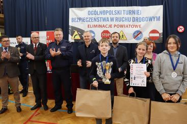 Drużyny ze Skomlina i Kurowa najlepsze w powiatowych eliminacjach Turnieju Bezpieczeństwa w Ruchu Drogowym. Największy pechowiec z nagrodą Radia ZW