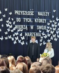 Maturzyści z wieluńskiego II LO odebrali świadectwa