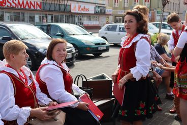 Na placu Legionów trwa „Ludowa majówka z magią”. Zaprasza Wieluński Dom Kultury