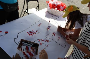 Na placu Legionów trwa „Ludowa majówka z magią”. Zaprasza Wieluński Dom Kultury