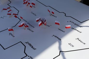 Na placu Legionów trwa „Ludowa majówka z magią”. Zaprasza Wieluński Dom Kultury