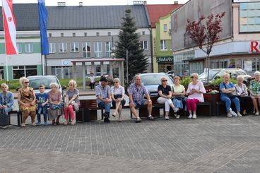 Na placu Legionów trwa „Ludowa majówka z magią”. Zaprasza Wieluński Dom Kultury